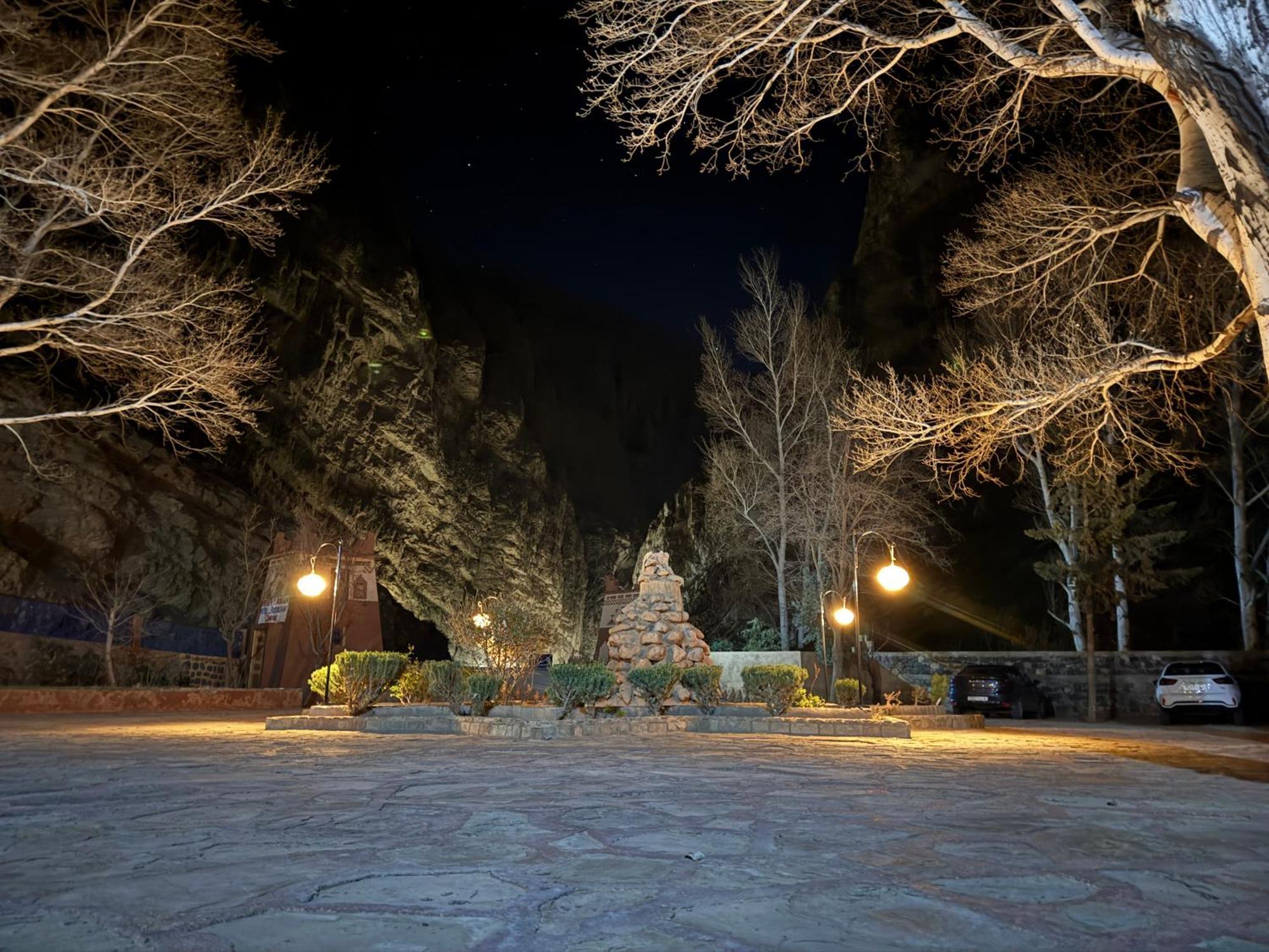 Berbere De La Montagne Hotel Imdiazene Buitenkant foto